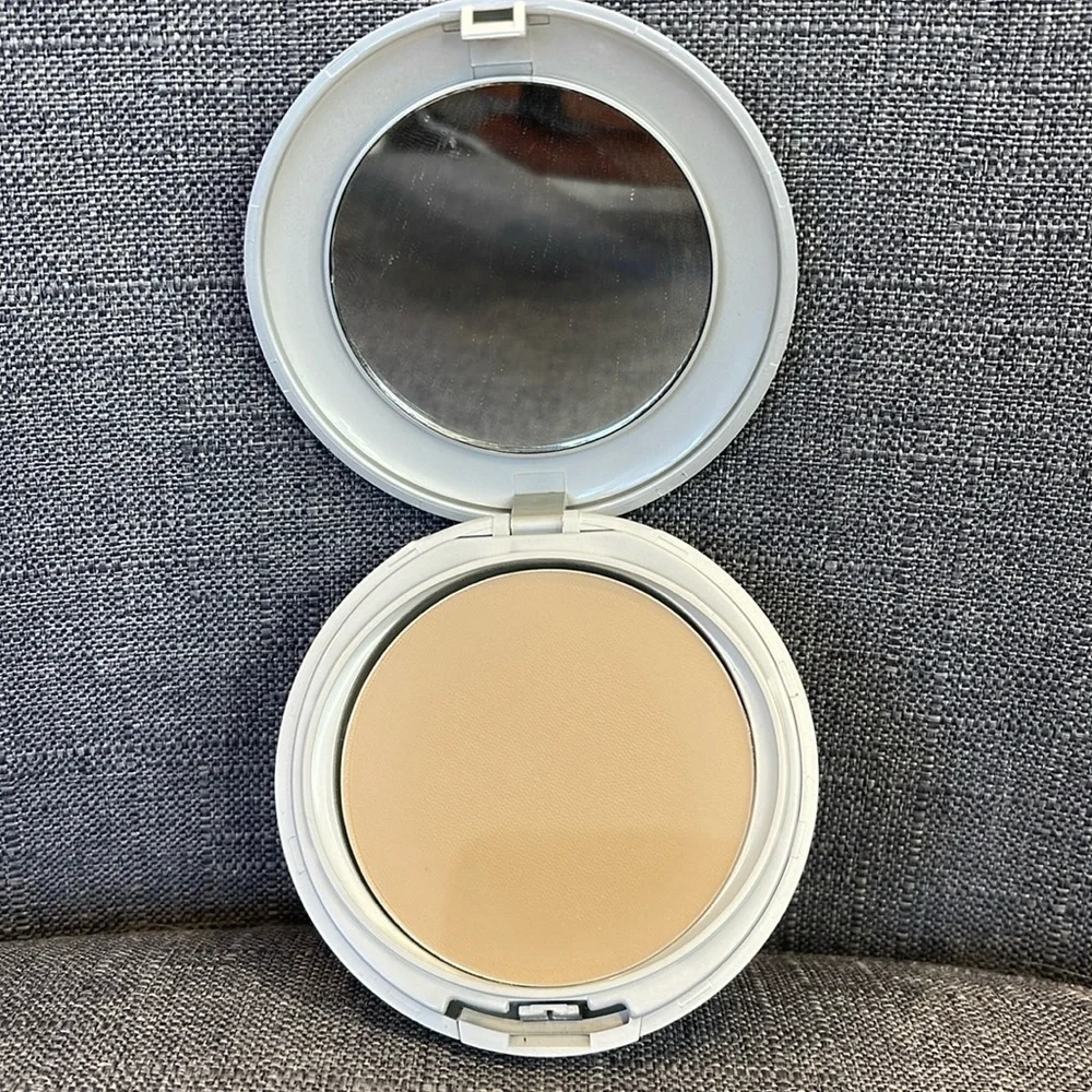 Oil Free & Fragrance Free Pressed Powder “Ivory”